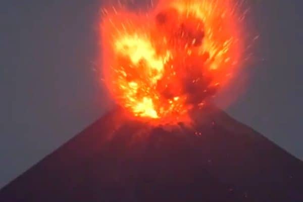 Indonésia busca fotojornalistas desaparecidos após erupção de vulcão