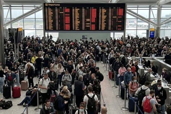 Caos aéreo no Reino Unido: falha técnica cancela voos e afeta milhares