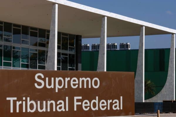 Pesquisa revela que 49,7% dos brasileiros não confiam no STF