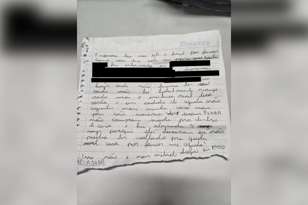 Adolescente de 13 anos denuncia abuso em carta e leva à prisão de pais em Ponta Grossa