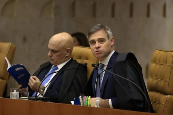 Erro Político de Fachin ao Convocar STF Próximo às Eleições
