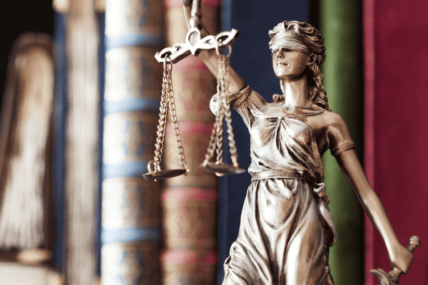 Homem recebe pena de 27 anos por tentar matar esposa a facadas em Jaú