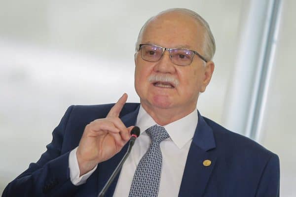 Fachin solicita retirada de sigilo em inquérito do caso Master