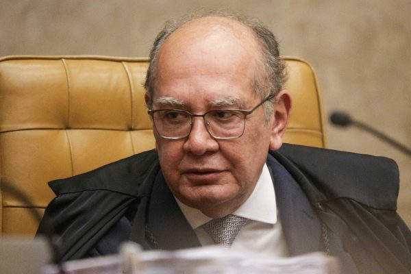 Gilmar Mendes solicita a Fachin acesso aos dados do celular de Vorcaro