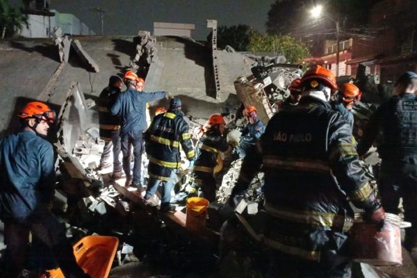 Número de mortes sobe para 2 após desabamento de prédio na Penha, SP