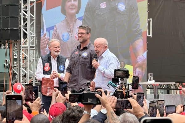 Lula defende fim do sigilo no Caso Master e critica ministro do STF