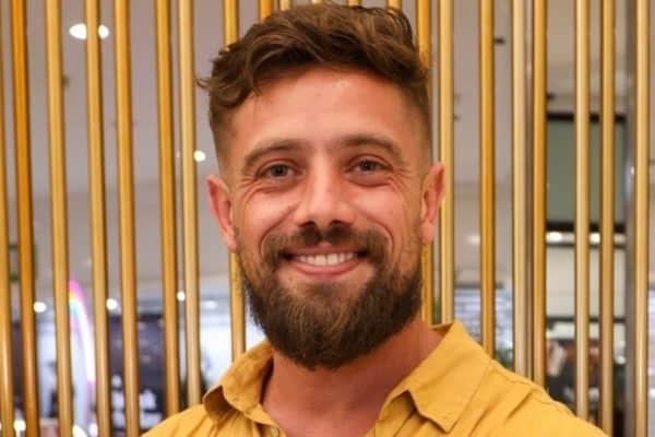 Rafael Cardoso impressiona com físico após reabilitação