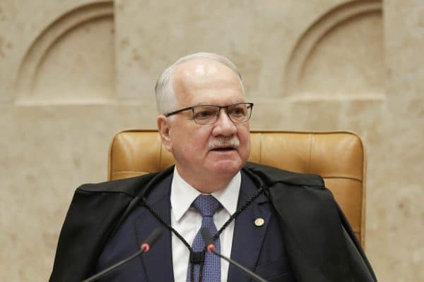 Fachin comete erro e caso Moraes pode se arrastar indefinidamente