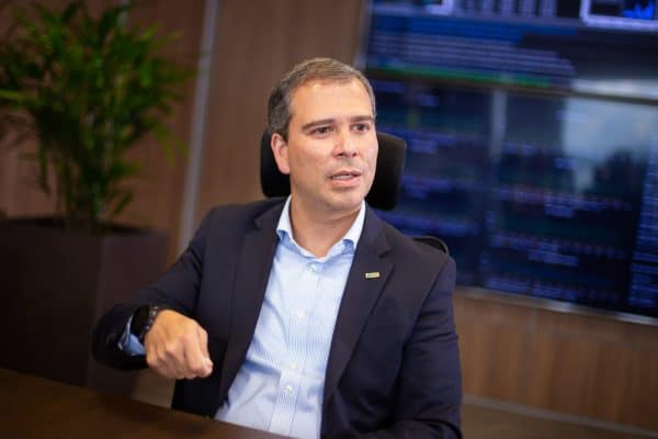 PF encontra dezenas de armas ao prender ex-presidente do BRB, Paulo Henrique Costa