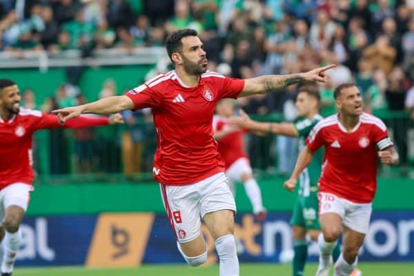 Internacional supera Chapecoense e termina jejum de 10 jogos no Brasileirão