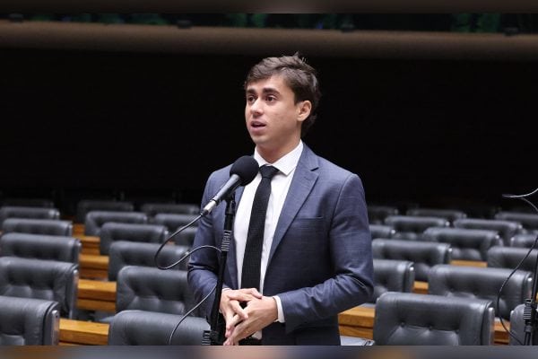 TRE-MG investiga origem de relatório falso da PF compartilhado por Nikolas
