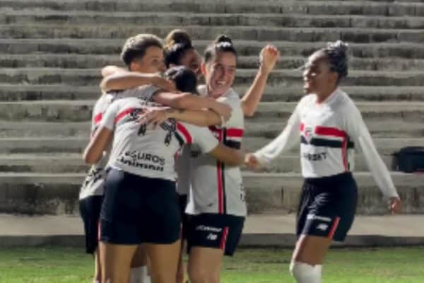 São Paulo vira o jogo e vence Flamengo na semifinal do Brasileirão Feminino