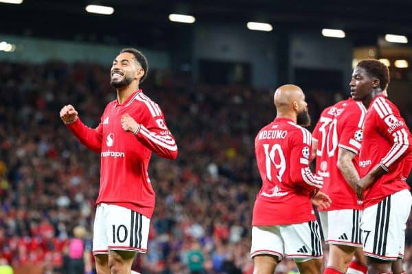Manchester United e Manchester City se enfrentam em clássico equilibrado na Premier League
