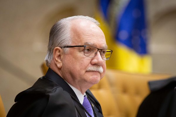 Fachin solicita à PGR parecer sobre quebra de sigilo requerida por Moraes
