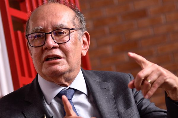 Gilmar Mendes solicita à PF dados completos do celular de Vorcaro