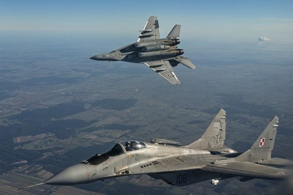 Caças da Otan derrubam drone que invadiu o espaço aéreo da Lituânia, diz presidente
