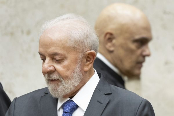 Campanha de Lula busca distanciar presidente de Alexandre de Moraes