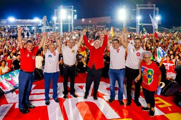 Lula foca em palanques petistas desde o início da campanha eleitoral
