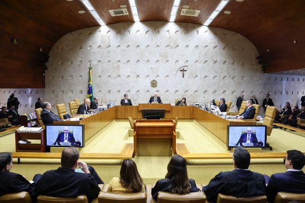 STF limita número de assessores no julgamento de Alexandre de Moraes