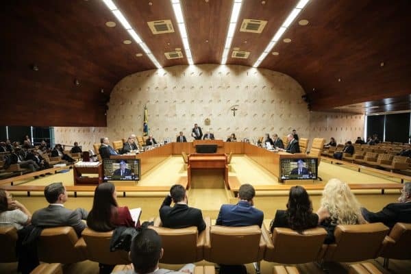 STF avalia abertura de investigação contra Alexandre de Moraes no Caso Master