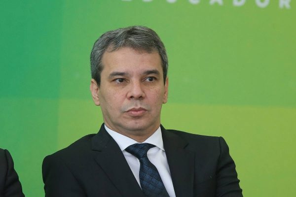 Ministro da Justiça, Wellington Silva, acompanha julgamento do STF remotamente