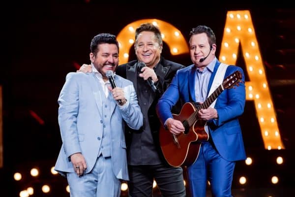 Na Praia encerra temporada 2026 com show de Bruno & Marrone e Leonardo