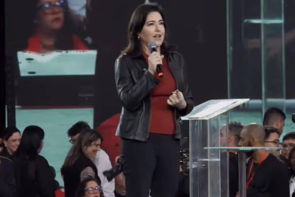 Equipe de Simone Tebet lança campanha contra cartões de Vorcaro