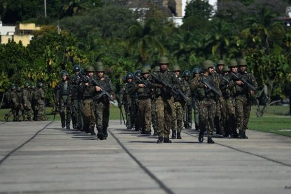 Sete militares do Exército são condenados por trote que levou soldado a perder órgão