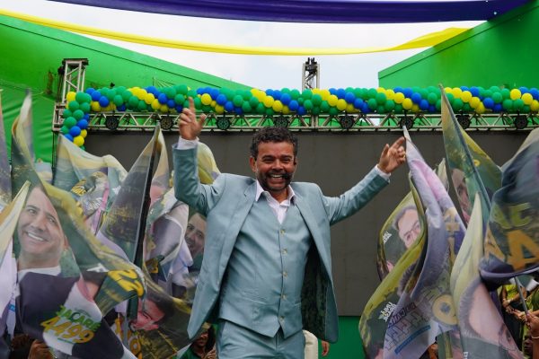Candidato Clebio Lopes “Jacaré” usou R$ 100 mil do Fundão para contratar empresa própria