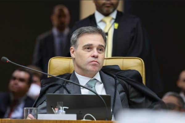 Mendonça responde a críticas de Gilmar: “Tentativa de constranger”