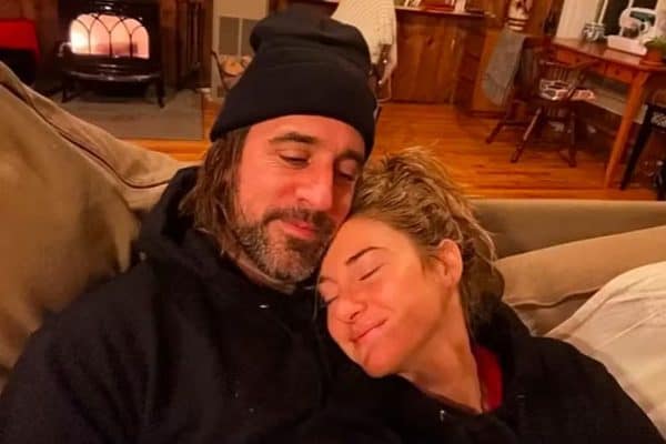 Aaron Rodgers revela término de noivado com Shailene Woodley por desejo dela de estar com outro