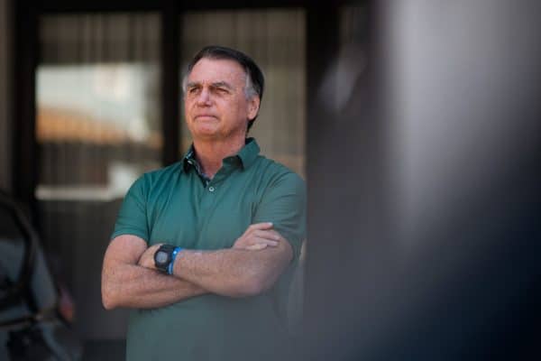 Bolsonaro informa Moraes sobre data de exame de sangue em casa