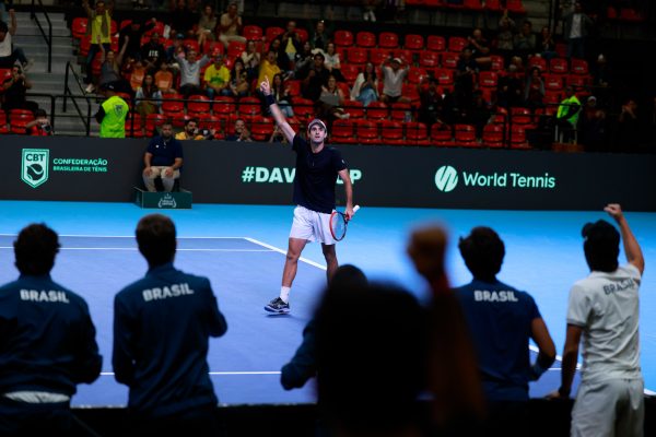 Gustavo Heide supera Wawrinka e Brasil avança na Copa Davis