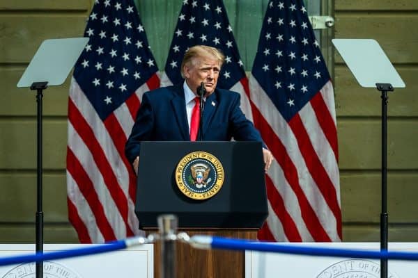 Casa Branca impede jornalistas da CNN e MS Now por ordem de Trump