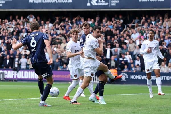 Milwall e West Ham empatam em 2 x 2 no 100º clássico no The Den