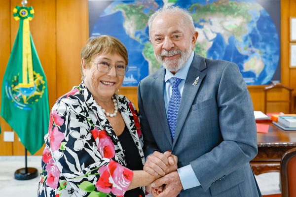 Michelle Bachelet desiste de candidatura à ONU com apoio do Brasil e México