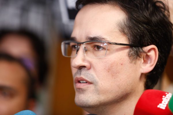 TSE suspende campanha de Deltan Dallagnol após decisão do ministro Floriano de Azevedo Marques
