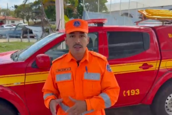 Tenente Elias Cristovam orienta sobre como se proteger de ataques de abelhas em Minas Gerais