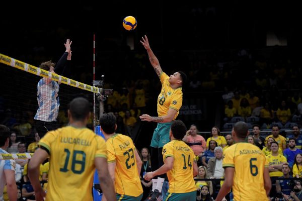 Brasil vence Argentina no vôlei, conquista Sul-Americano e assegura vaga em LA 2028