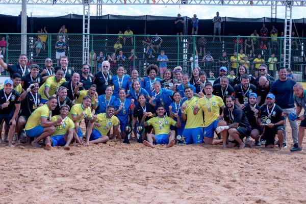 Brasil conquista títulos em ambas as categorias na Copa das Nações de Beach Soccer