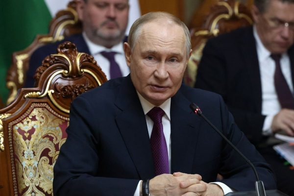 Partido de Vladimir Putin lidera com 57,5% nas eleições na Rússia