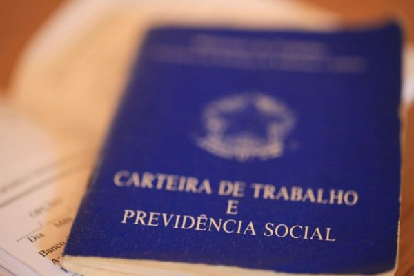 DF inicia semana com 1,2 mil vagas de emprego e salários até R$ 3,5 mil