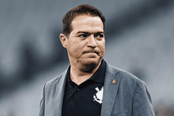 Marcelo Paz confirma permanência de Diniz no Corinthians após derrota