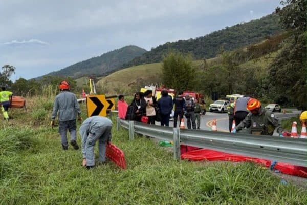 Motorista de ônibus que despencou em ribanceira e matou 6 é detido em SP