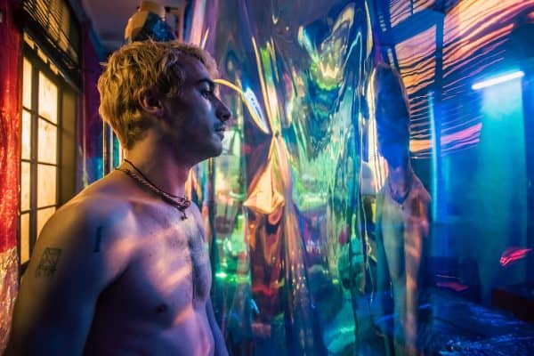 Filme brasileiro “London” ganha prêmio em Veneza e destaca deficiência de forma sensual