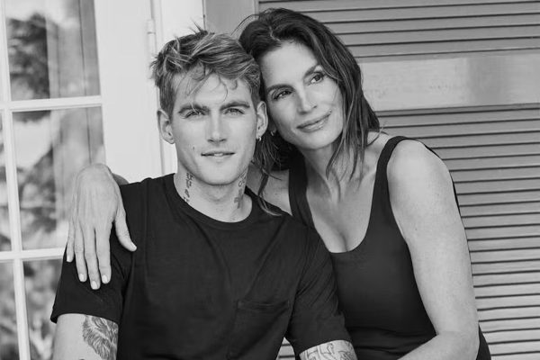 Quem era Presley Gerber, filho de Cindy Crawford, que faleceu aos 27 anos