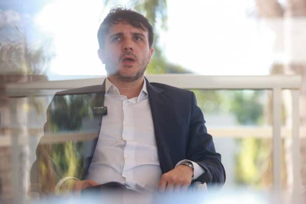 Advogado de Renan Santos liga perfil neonazista ao MBL em investigação