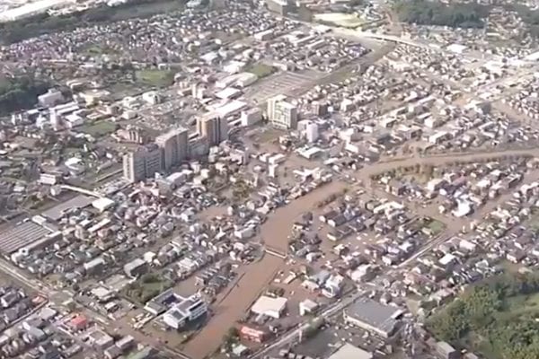 Tufão no Japão deixa 5 mortos e 22 feridos após ventos de 144 km/h