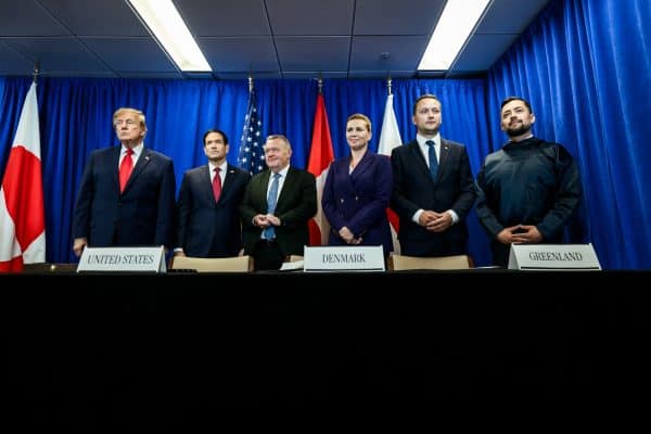 EUA Constrói Duas Novas Bases Militares na Groenlândia Após Acordo com Trump