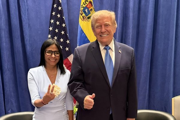 Delcy Rodríguez destaca reunião histórica com Trump após captura de Maduro